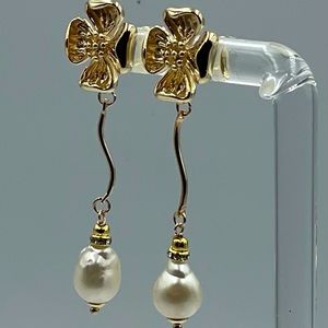 14 k gold plated natural Baroque Freshwater Pearls drop stud earrings